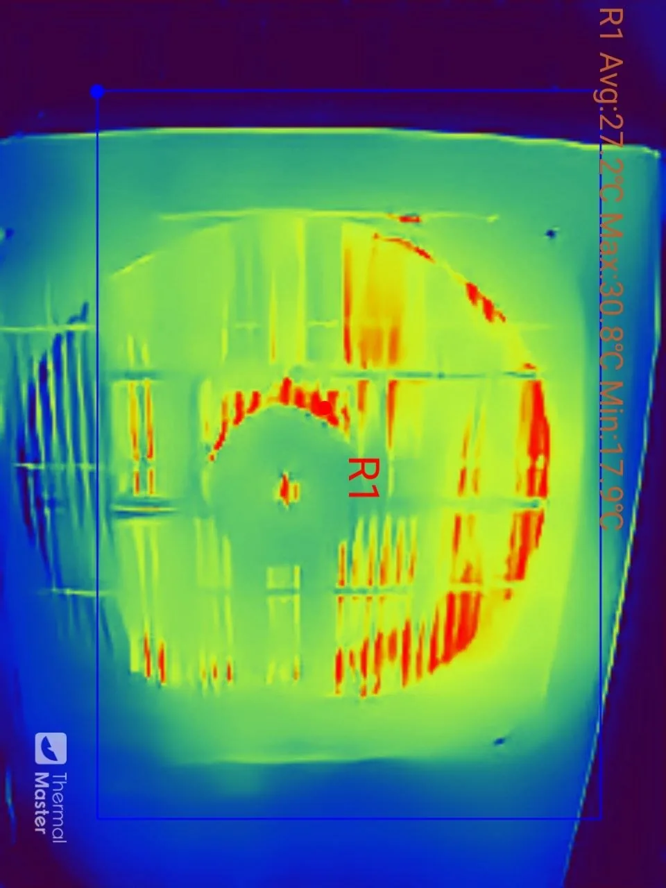 Thermopompe lors d'une visite d'entretien Climeo — région de Montréal